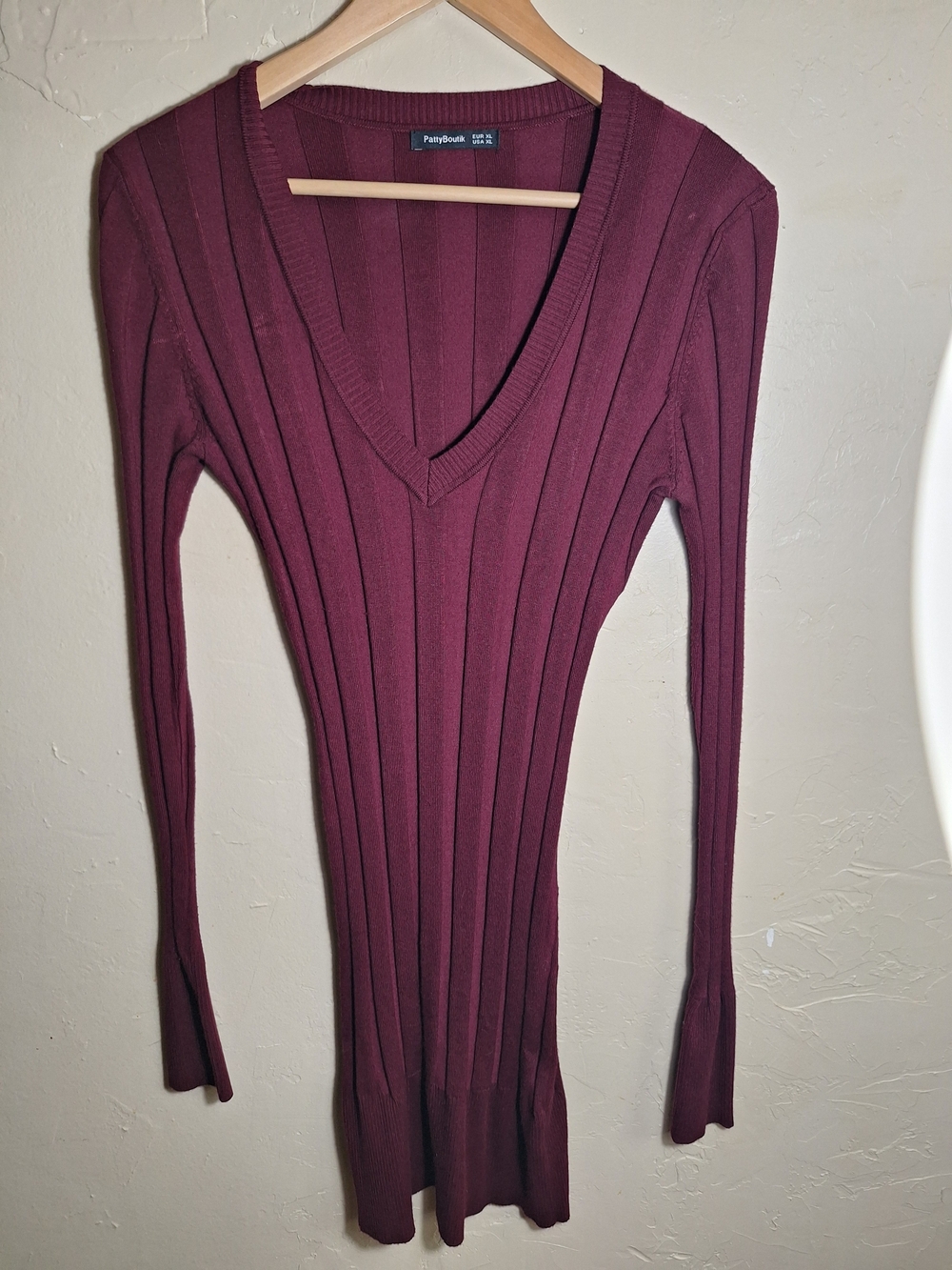 PattyBoutik Burgundy Ribbed Knit Long Sleeve V-Neck Sweater Dress - Size XL
